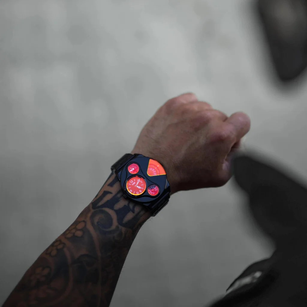 V2 NAVIGATOR SLATE RED