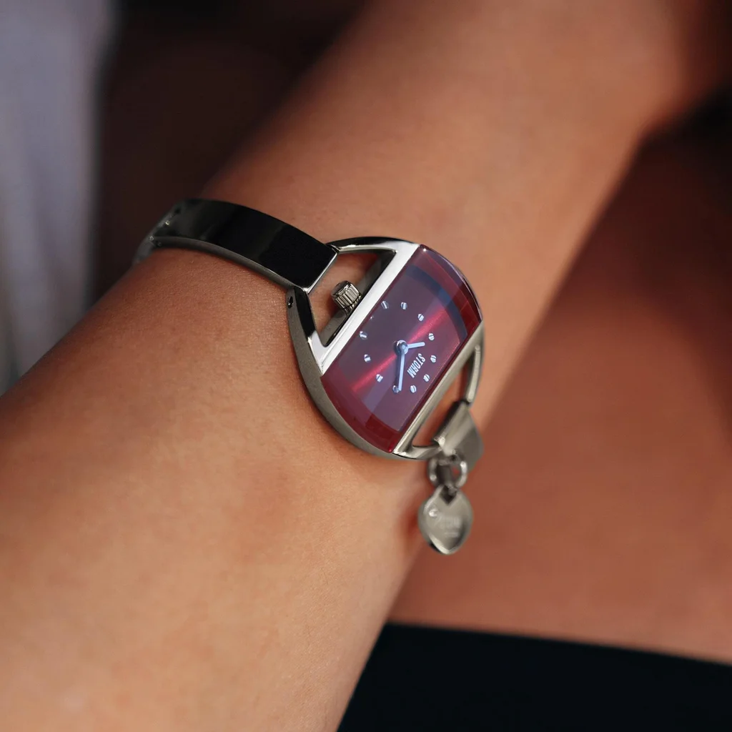 TEMPTRESS CHARM RED